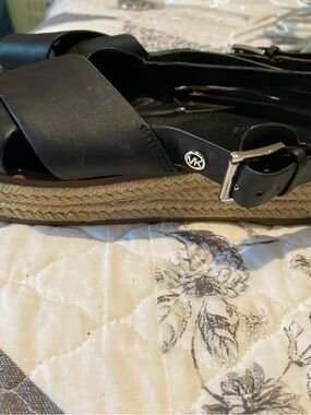 MK Sandals
NWOT